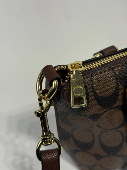 شنطة كوتش بني