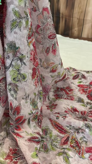 شيفون تركي جاكار فاخر شغل يدوي مع الشيله