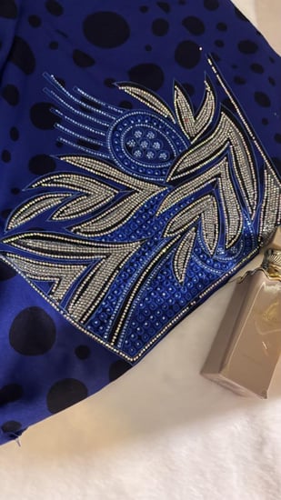 كشميري مطرز ومتروس كرستال موديل عربي وباكمام عربيه