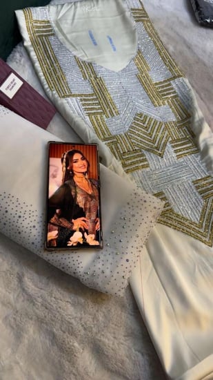 حرير ايطالي مطرز ومتروس كرستال مع البشت