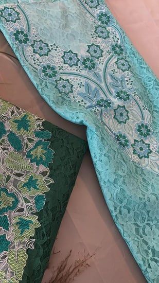 دانتيل مطرز ومتروس كرستال (بدون بطانه)