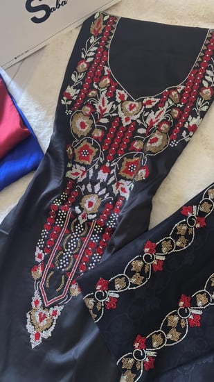 حرير ايطالي متروس كرستال مع البشت