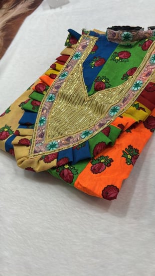 شالكي اطفال مع الطوق القطعه مترين ونصف تناسب مابين ٣ سنوات ل ١٠ سنوات