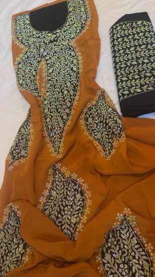 حرير الماس موديل السروال مطرز ومتروس كرستال وتطريز ظهر