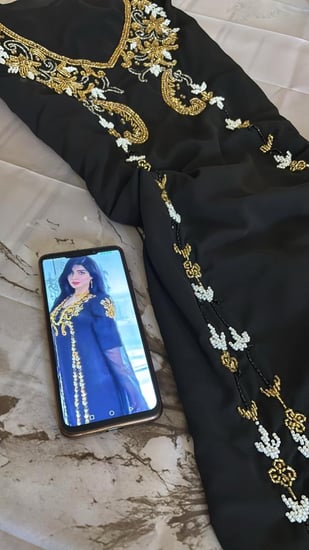 شيفون شغل يدوي بدون بطانه موديل اكمام طويله مع شيله