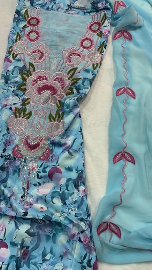 حرير ايطالي شغل بادله مطرز ومتروس كرستال مع شيله كبيره