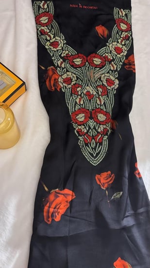 حرير ايطالي مطرز ومتروس كرستال