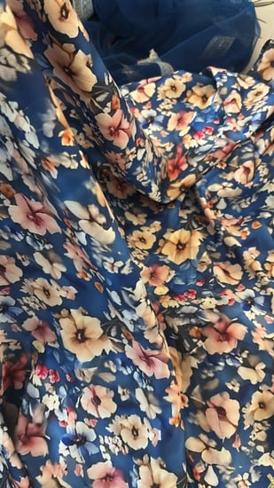 حرير ايطالي موديل بشت الهاينك مطرز ومتورس كرستال مع البشت