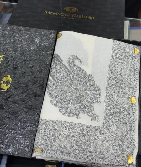 شال كشميري ميرينو مطرز عريض D1صوف طبيعي 70٪