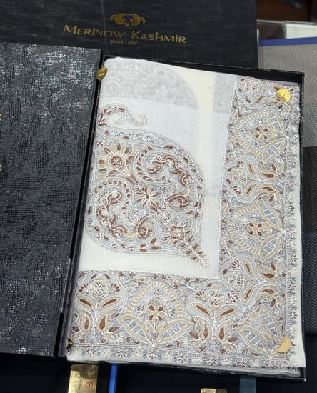 شال كشميري ميرينو مطرز عريض D1صوف طبيعي 70٪