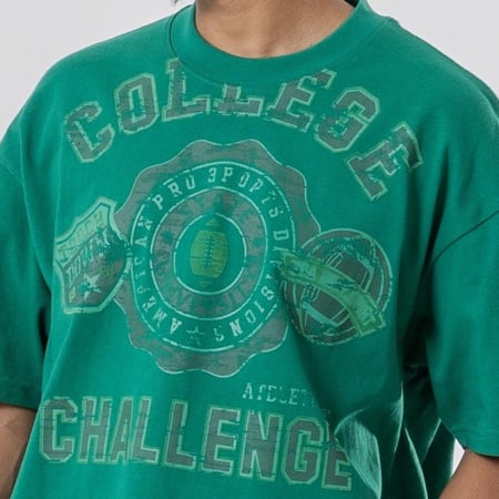 COLLEGE T-shirt