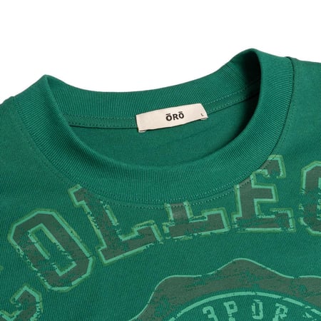 COLLEGE T-shirt