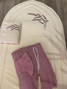 طقم صلاة لون لحمي