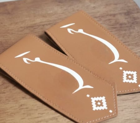 بروش اطفال جلد مثبت في المغناطيس