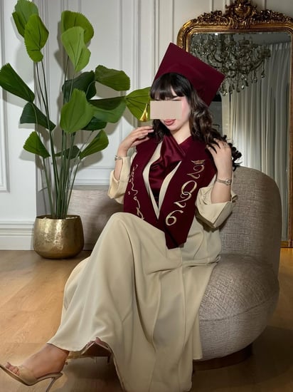 عبايات تخرج 2026