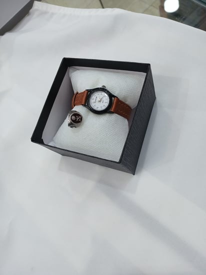 طقم ساعة أطفال