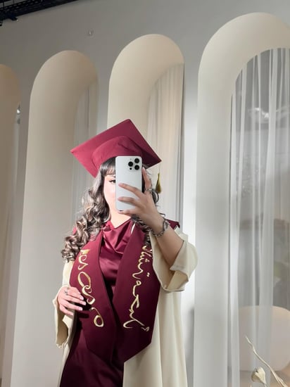 عبايات تخرج 2026