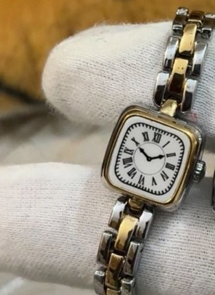 ساعة بنات اطفال مربع