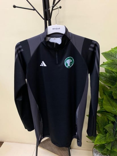 سويتر المنتخب 2026
