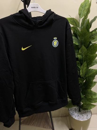 بلوفر النصر الاسود