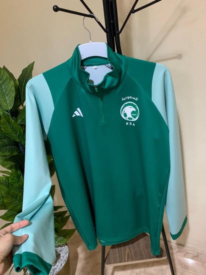 سويتر المنتخب ٢٠٢٦