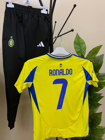 طقم النصر الاصفر 2025
