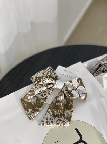 فيونكة حسب الطلب بنفس قماش الفستان