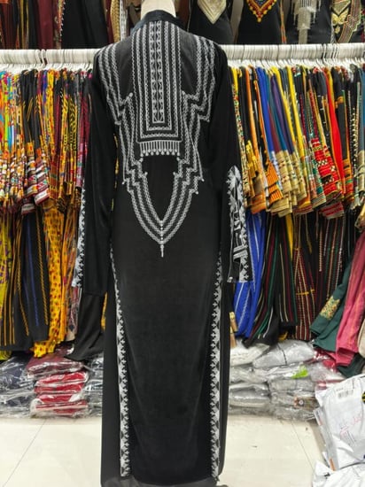 فستان مخمل كسرات جنوبي ملكيه