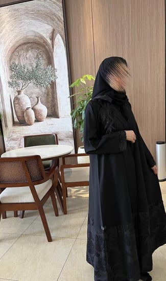 عبايه العنود