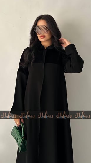 عبايات سوداء