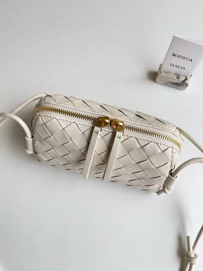 شنطة بوتيغا كروس الفاخرة تصميم أنيق  احصلي عليها الان