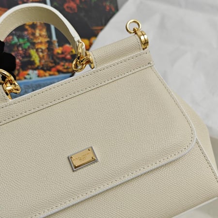 دولتشي اند غابانا مقاس 20