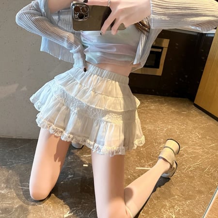 تنورة بيضاء| White skirt