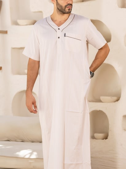 ثوب رجالي تصميم مموج ( قطن 100% )