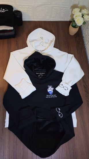 هودي القلب مع عباره ليحتضنك دائمآ بدلآ عني