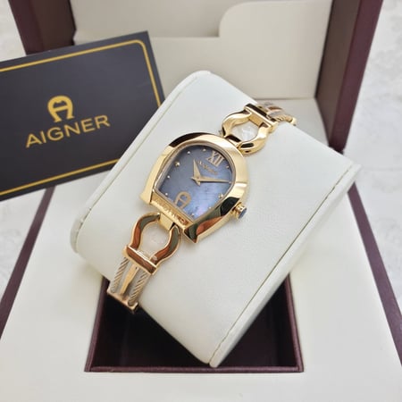 ساعه اقنر نسائي