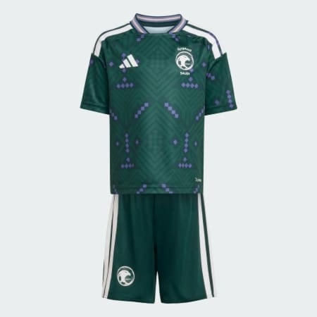 طقم الأساسي للمنتخب السعودي ولادي باللون الأخضر