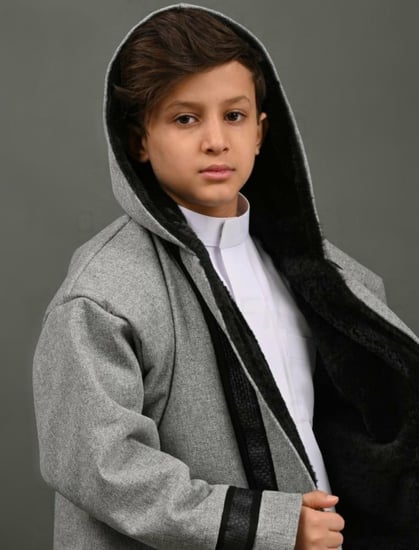 فروة اطفال رصاصي مع جلد أسود لاطلاله شتويه لطفلك-ازياء شتويه-متجر لحظه تذكار