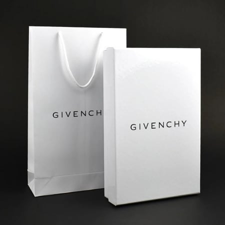 بوكس اهداء قماش  كوري مع شماغ قطن وورد