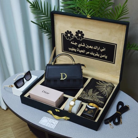 افخم الهدايا النسائية الحديثه بوكس اهداء شنطة مع مجموعة منتجات فاخرة