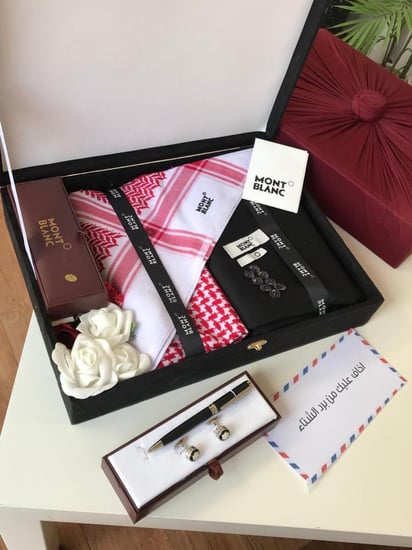 هدية شتوية رجالي قماش مع شماغ وكبك وقلم مع تغليف مميز