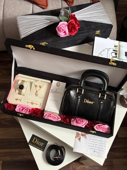 هدية رجالية ملكية للزي السعودي الرسمي