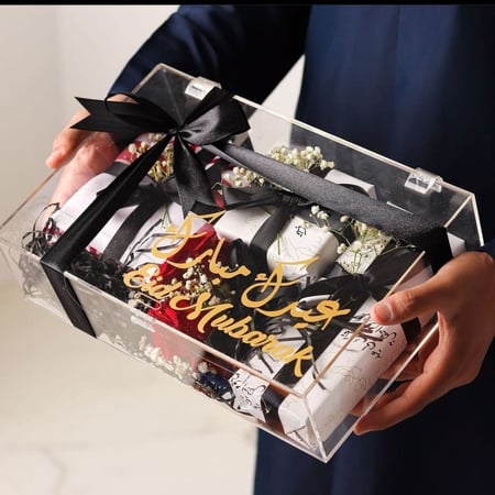 شماغ وساعه مع كبك وقلم هدية رجاليةبتنسيق جميل