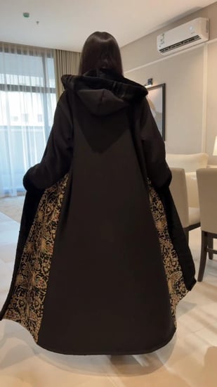 فروة نسائية شتوية أنيقة وعصرية