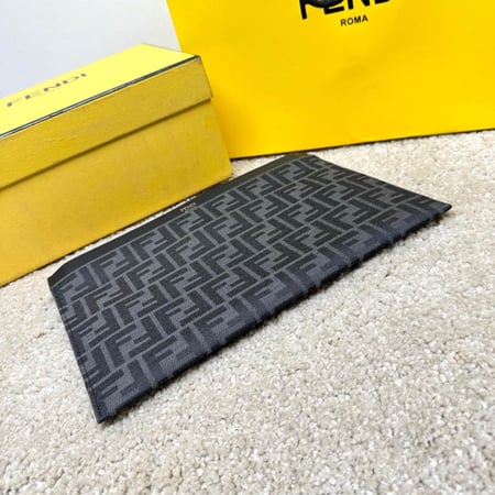 فندي diagonal flat pouch مقاس 30cm