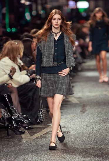 2024 جيليه شانيل تويد صوفي رمادي  Chanel tweed gray vest