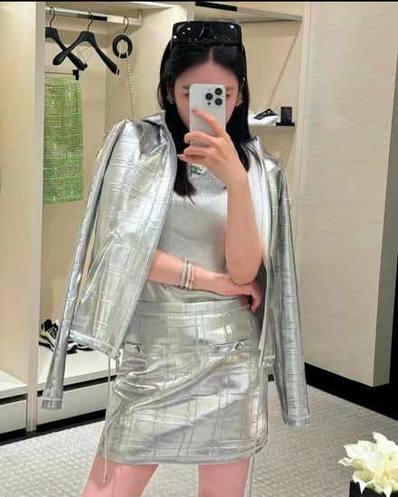 CHANEL CRUISE SILVER SKIRT 2025 تنورة شانيل كروز فضي 2025
