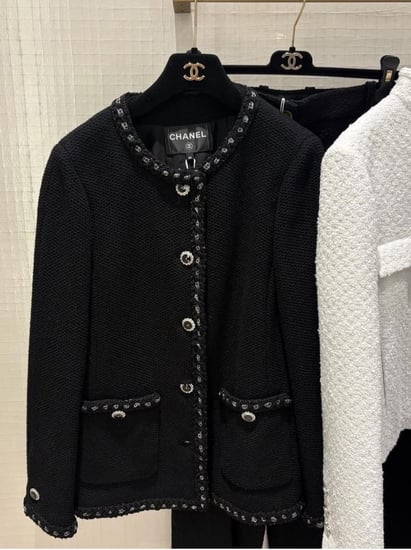 2026 Chanel BLACK tweed jacket  سترة شانيل جاكيت تويد  أسود مطرز