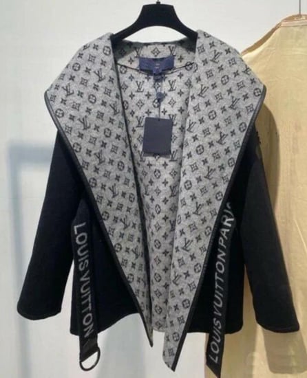 Louis Vuitton short black coat جاكيت كوت لويس فيتون أسود قصير بحزام