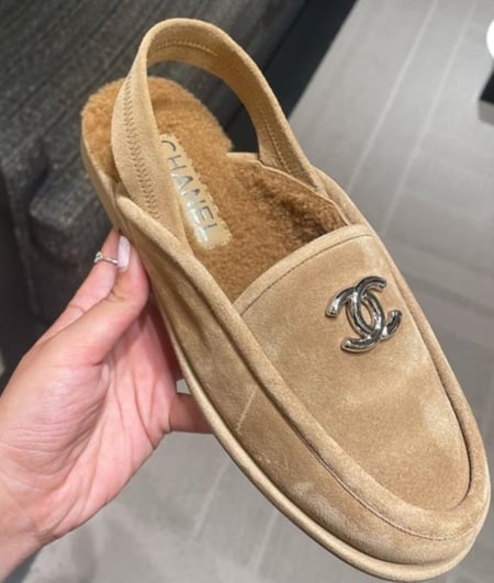 Chanel velvet fur shoes حذاء شانيل المخملي مبطن بالفرو
